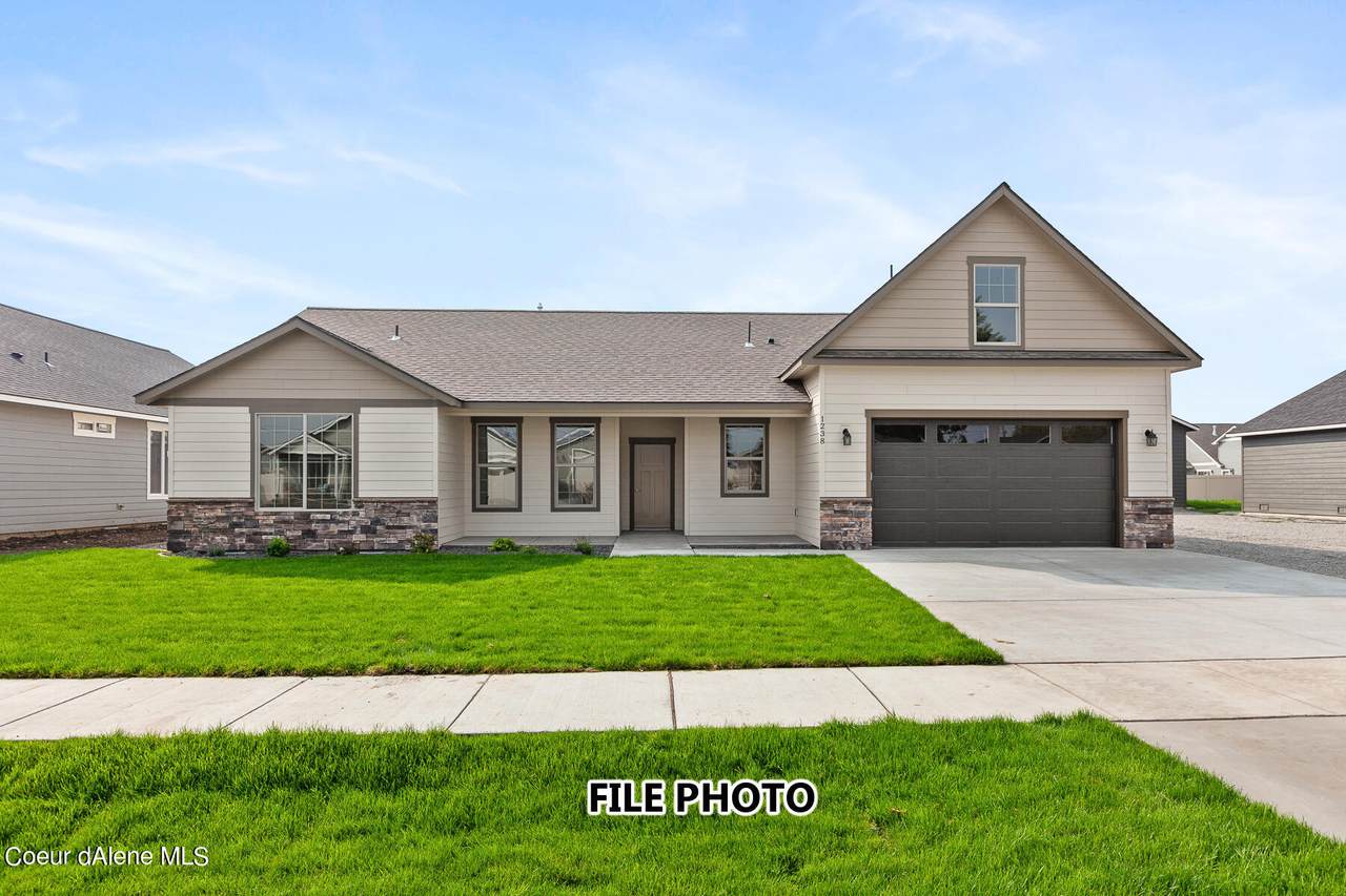 1213 Pickerel Ave - Photo 1