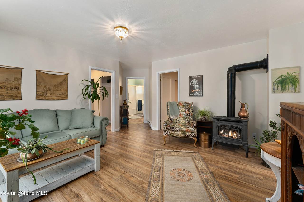 1003 Main St - Photo 1