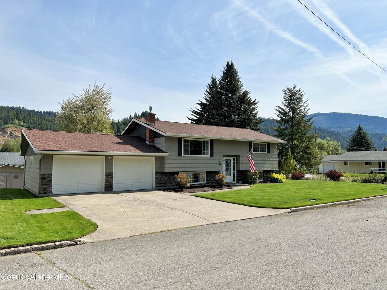 204 Larch Ave - Photo 1