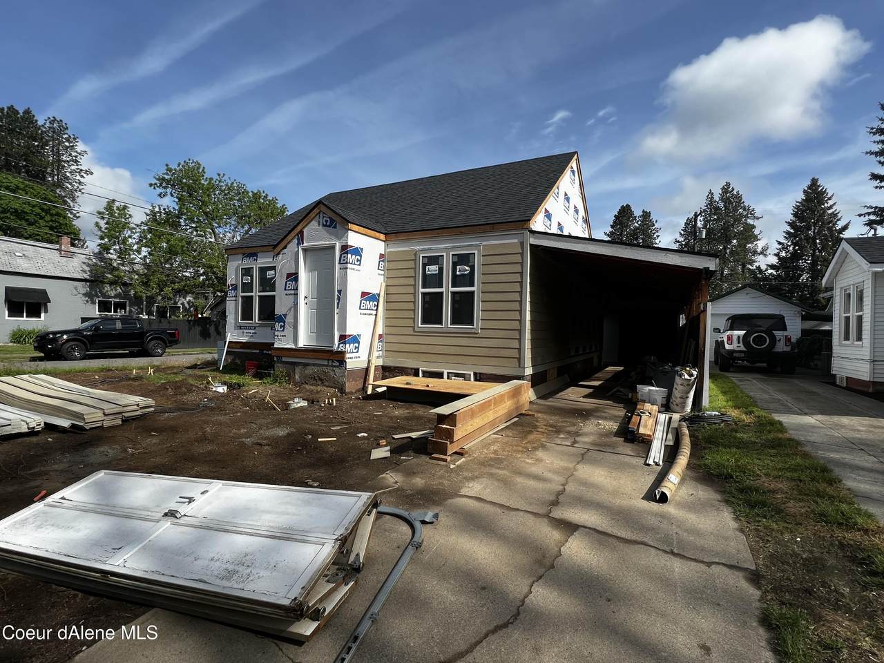 623 Empire Ave - Photo 1