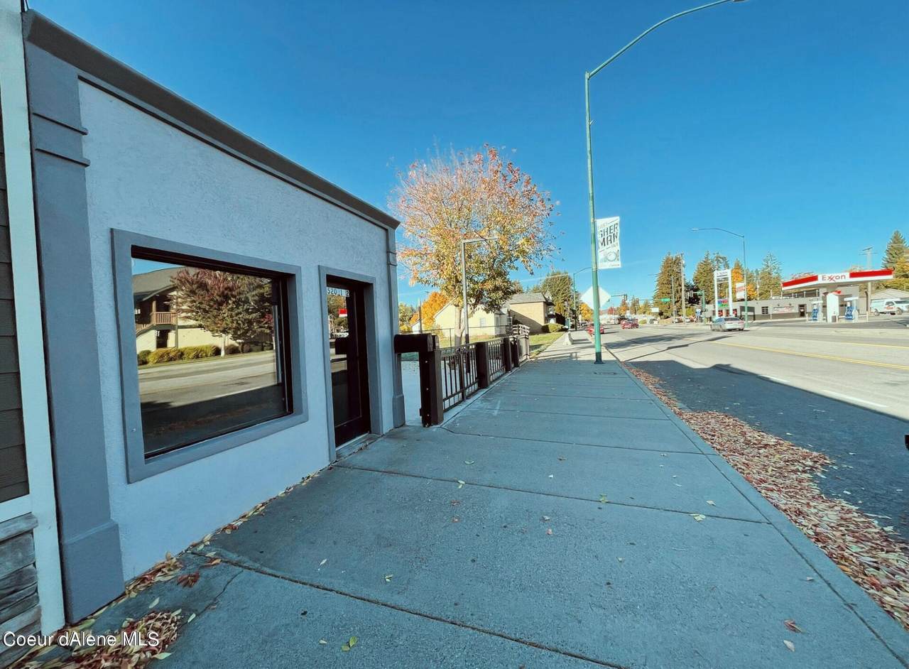 1520 Sherman Ave - Photo 1