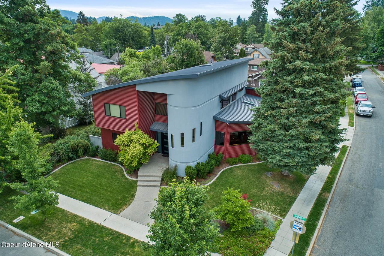 721 Woodland Dr - Photo 1