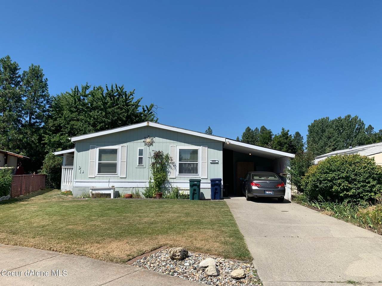 2226 Oxford Cir - Photo 1