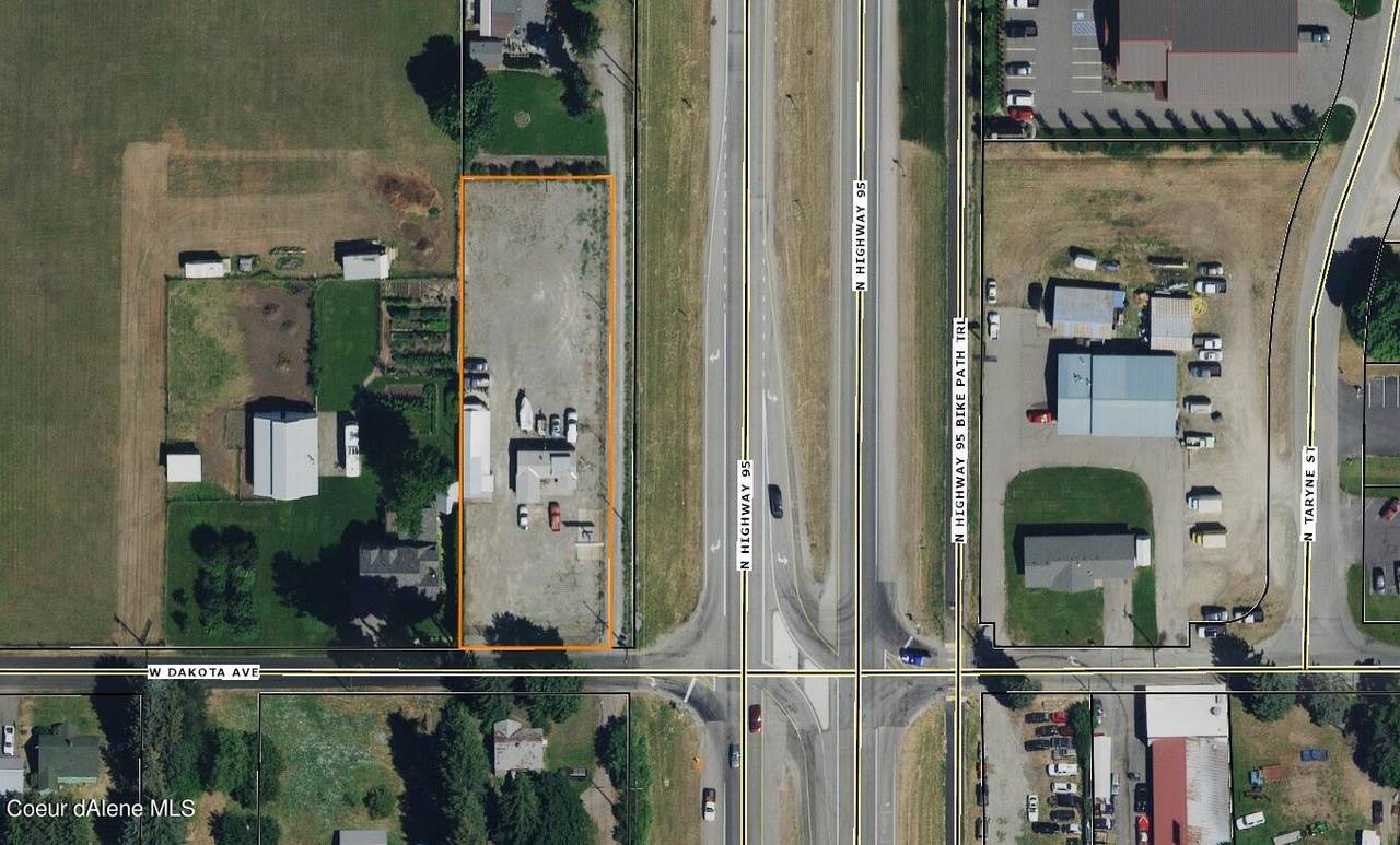 401 Dakota Ave - Photo 1
