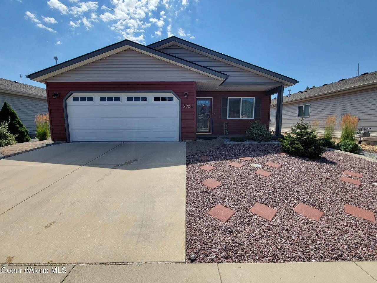 8706 Sawtooth St - Photo 1