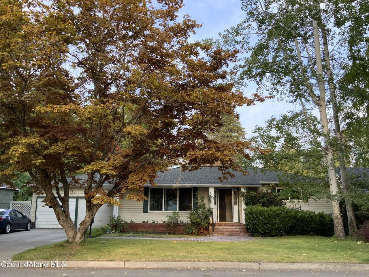 412 12TH St - Photo 1