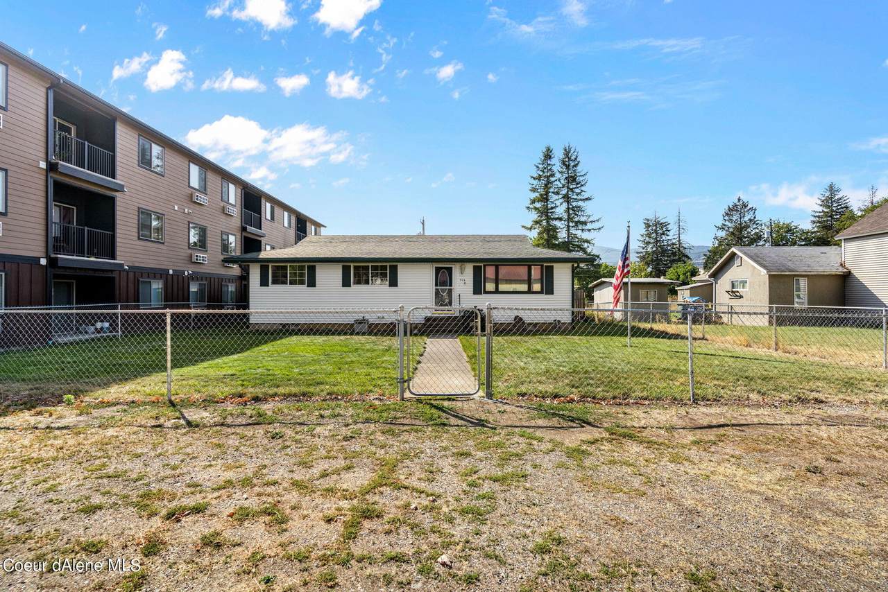 416 4TH Ave - Photo 1