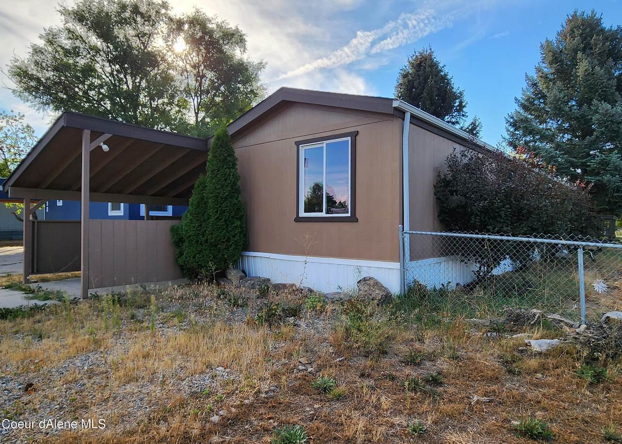 1762 Yorkshire Ave - Photo 1