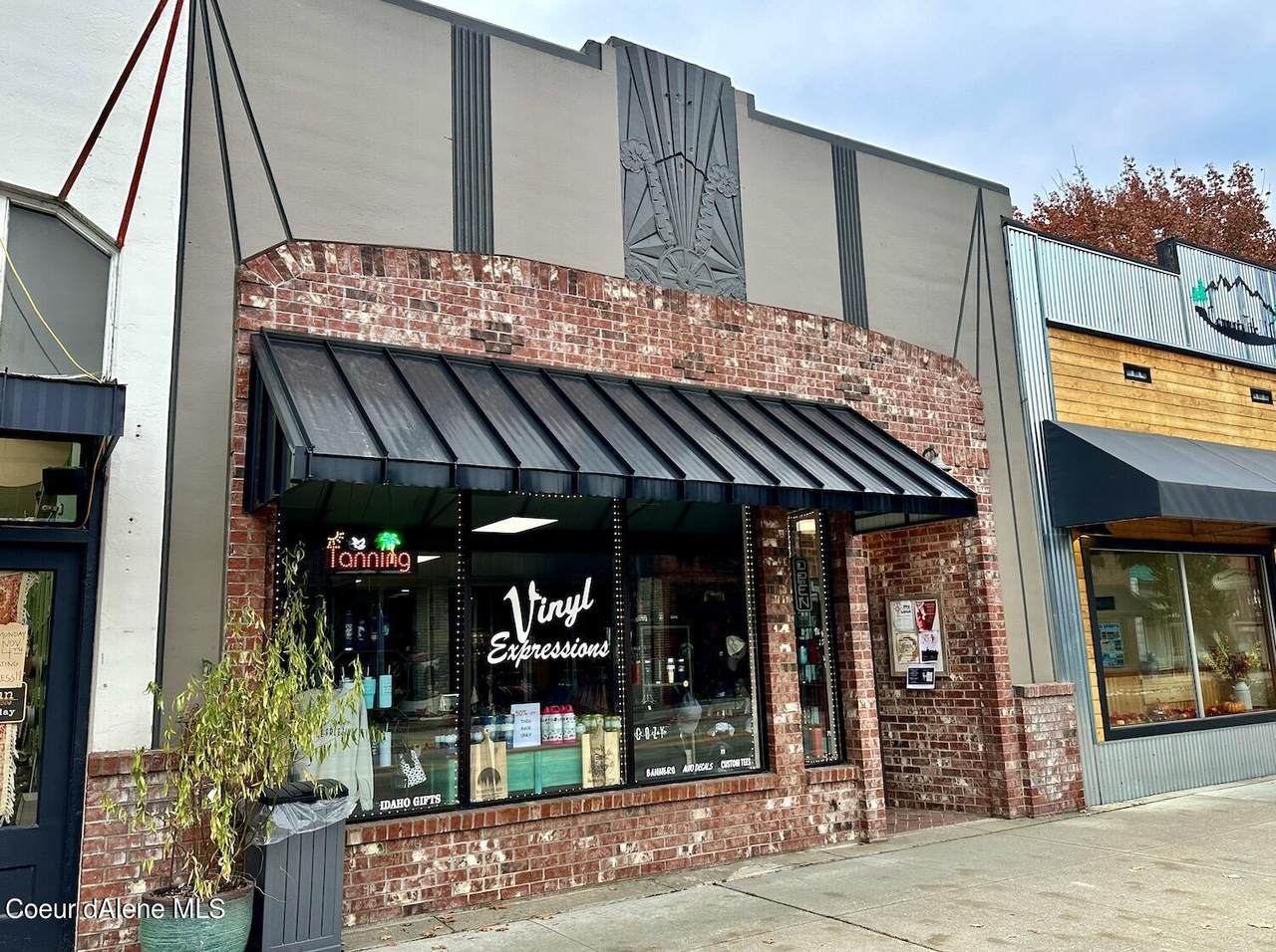 7180 Main St - Photo 1