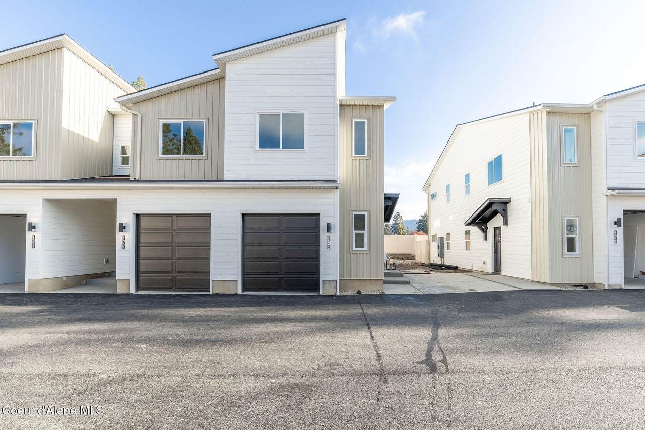 3670 Torrey Pine Ln - Photo 1