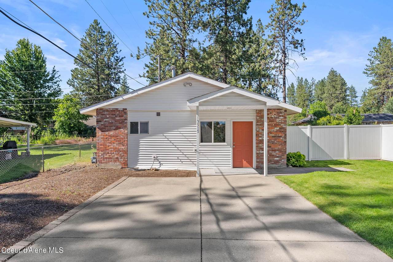 13515 28th Ave - Photo 1
