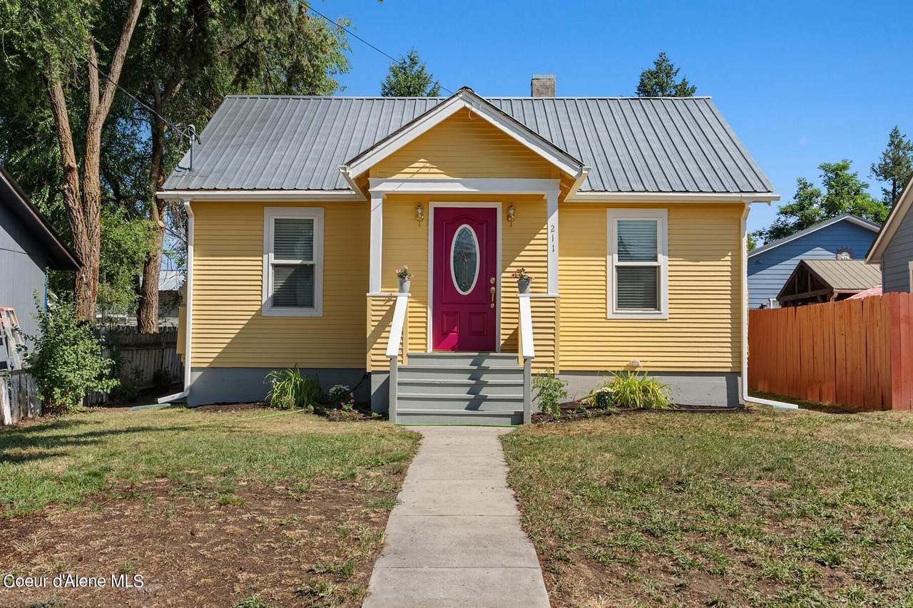 211 Jackson Ave - Photo 1