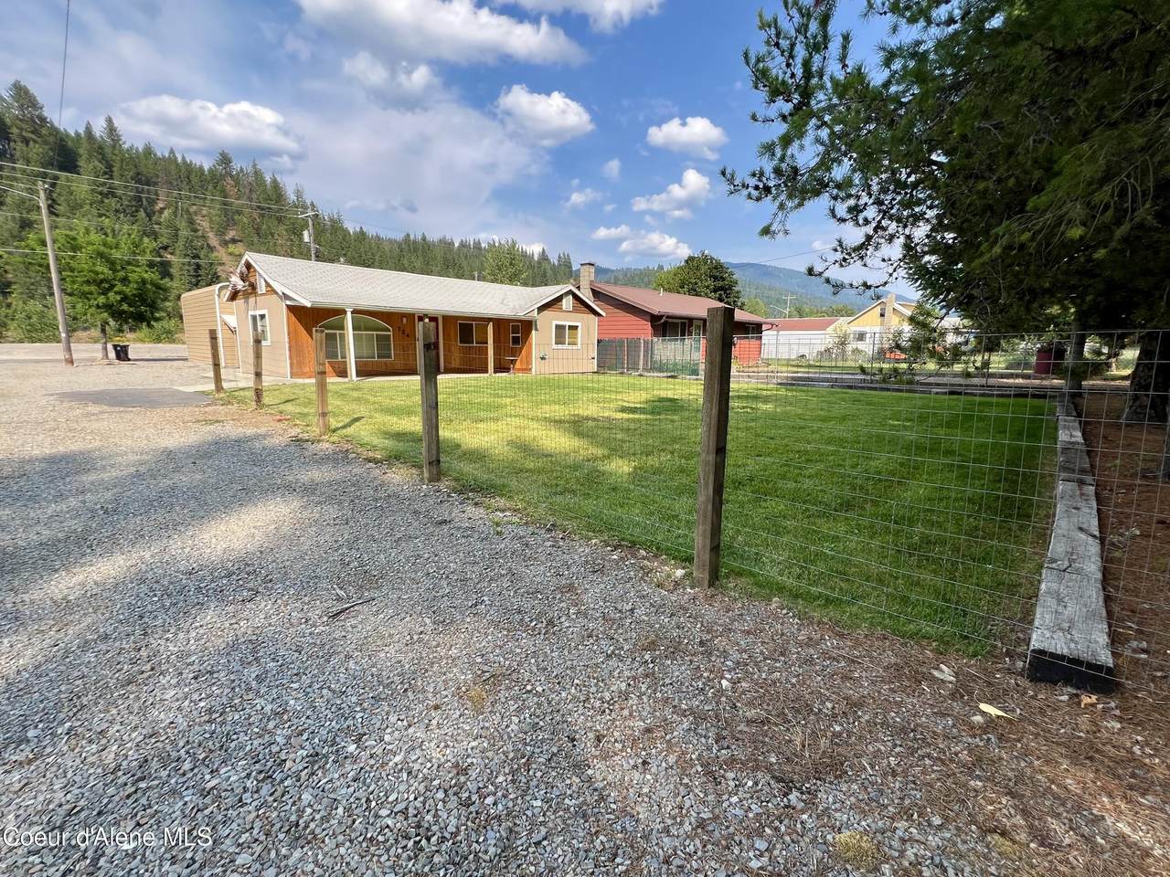 724 Yellowstone Ave - Photo 1