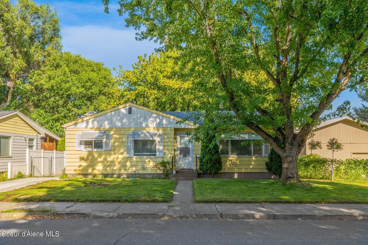 1908 7th St - Photo 1