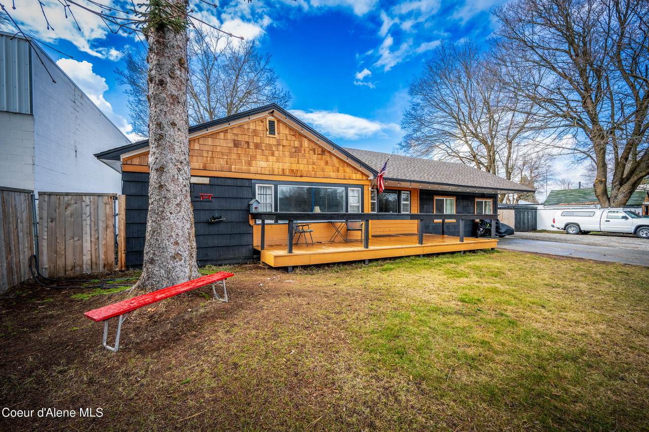 1215 1ST St - Photo 1