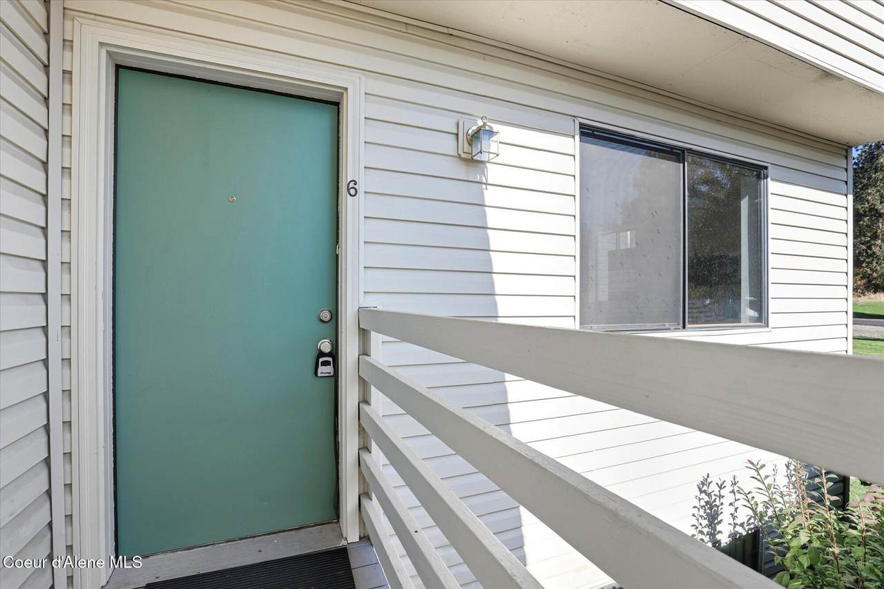 8204 Ridgewood Dr - Photo 1