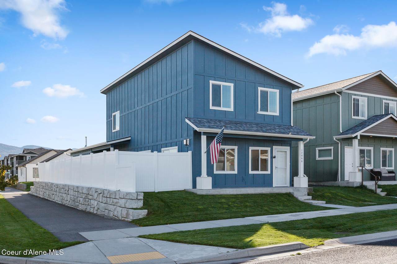 12066 Wellington Avenue - Photo 1