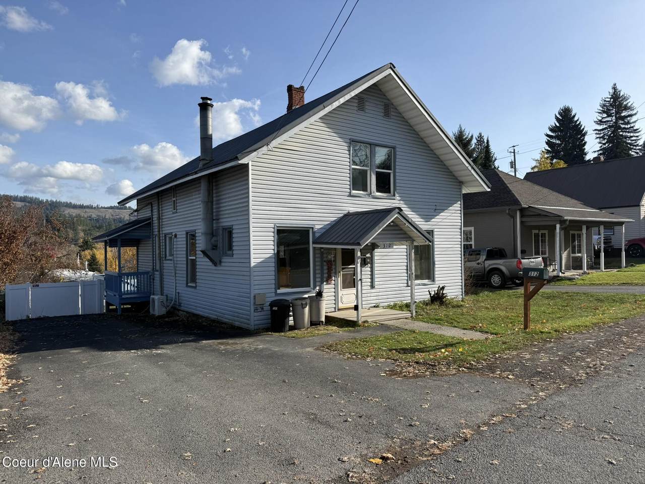 312 4th St - Photo 1