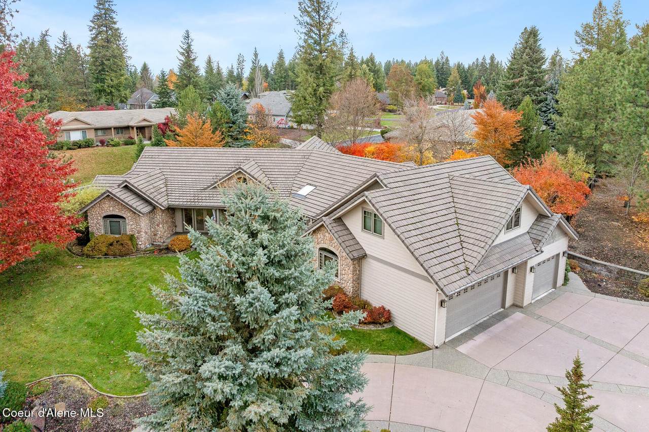 2240 Woodstone Dr - Photo 1