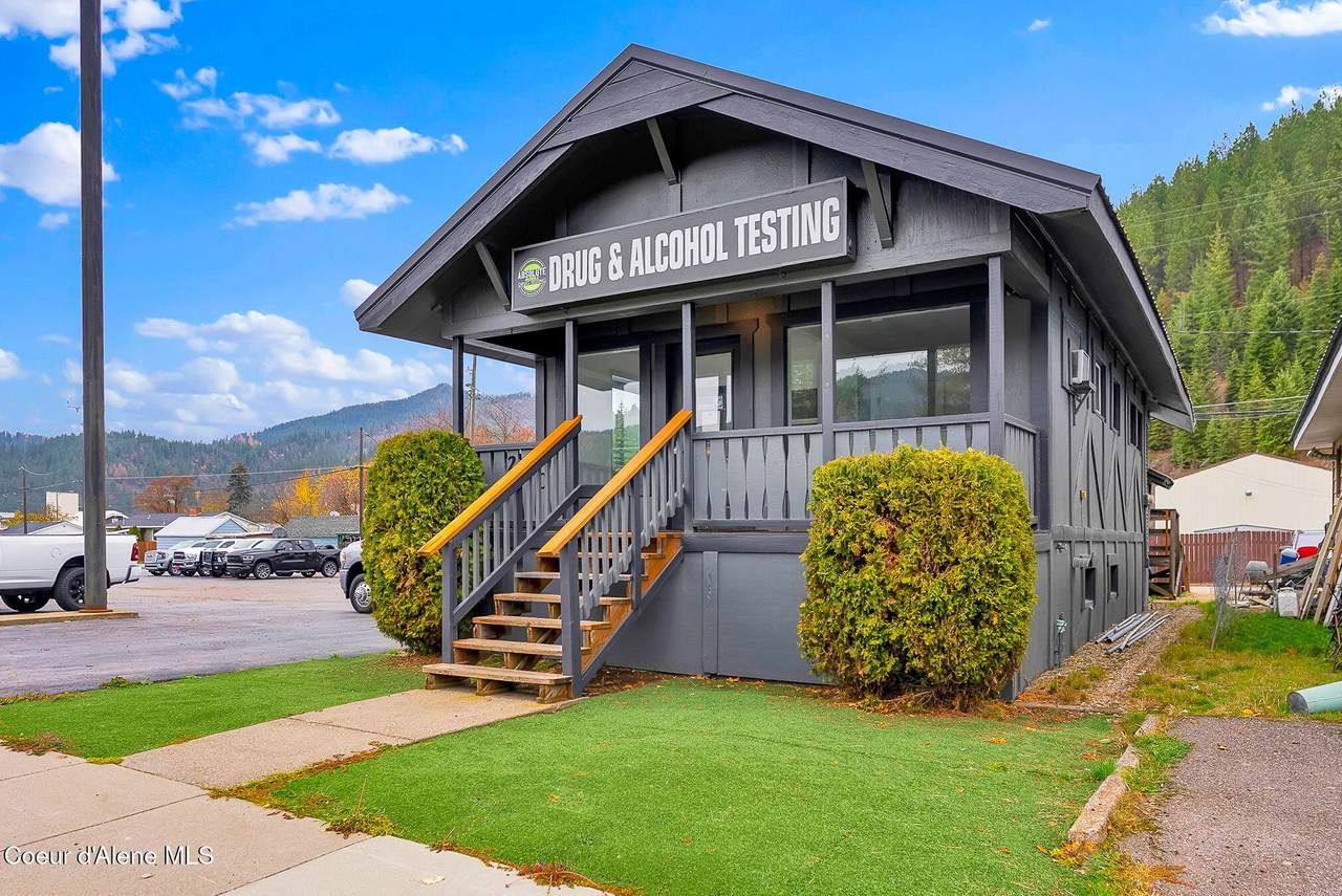 220 Cameron Ave - Photo 1