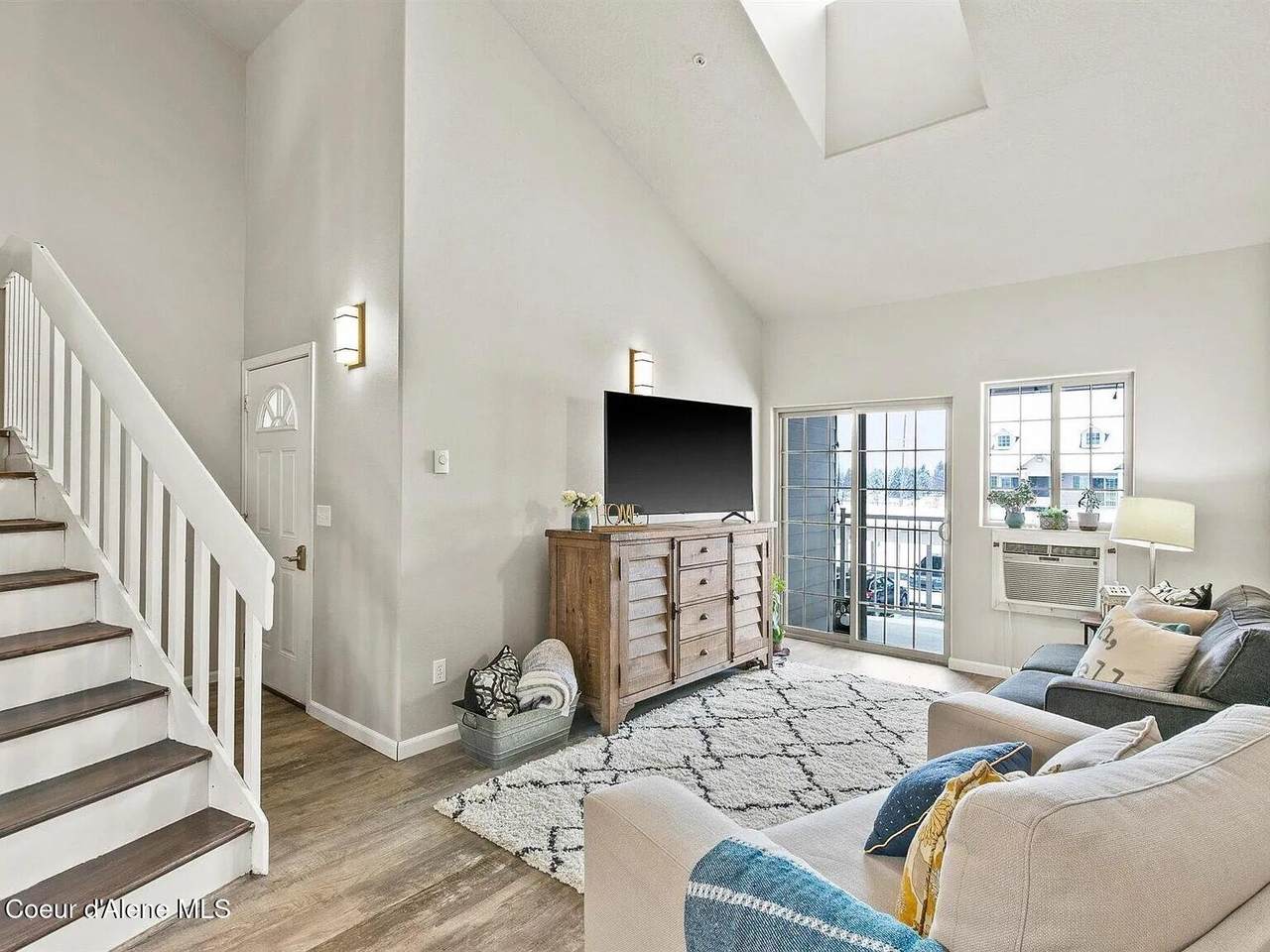 842 Chase Rd - Photo 1