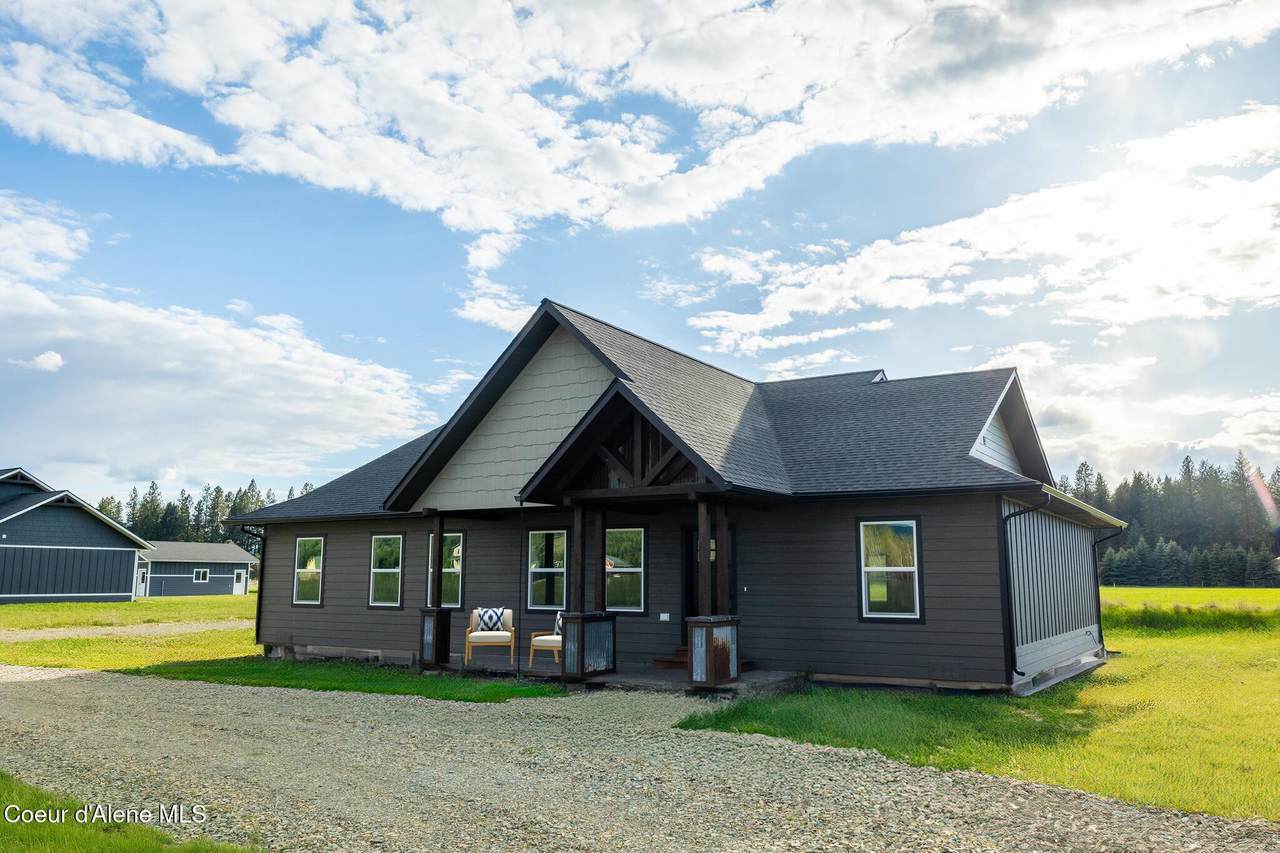 454 Division St - Photo 1