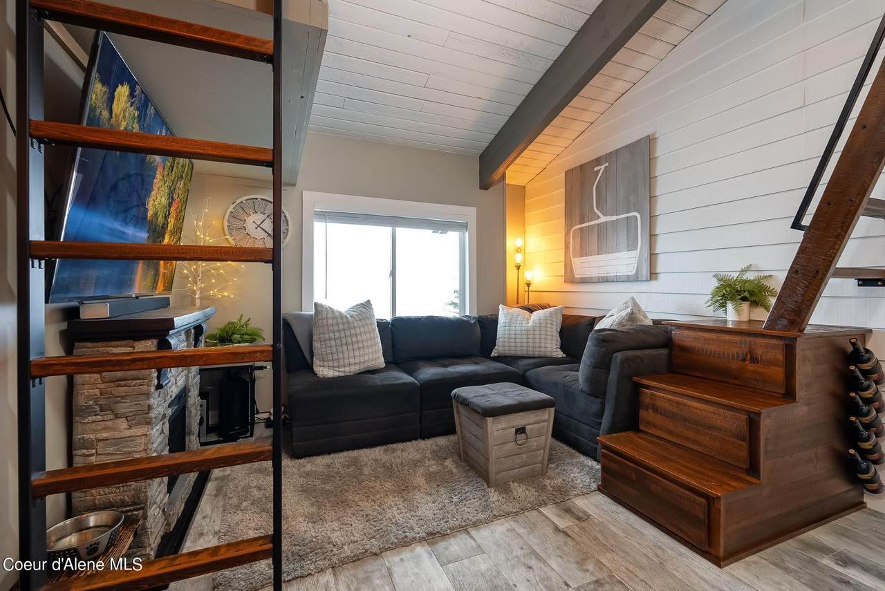 240 Mogul Hill Rd - Photo 1