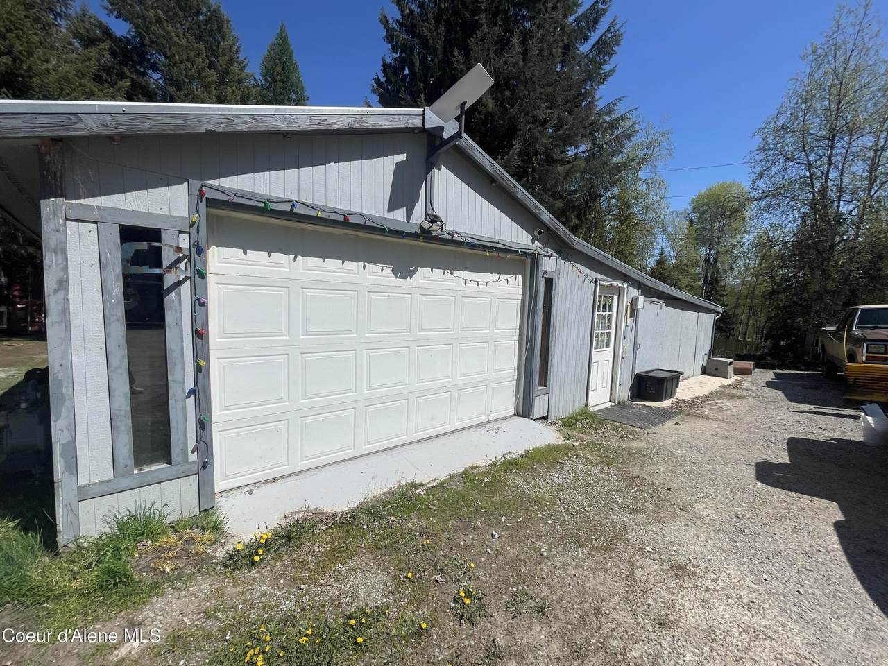 385 Upland Dr - Photo 1