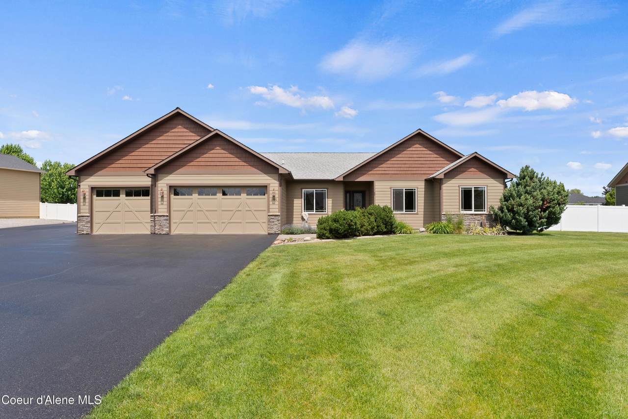 1981 Twinkling Star Rd - Photo 1