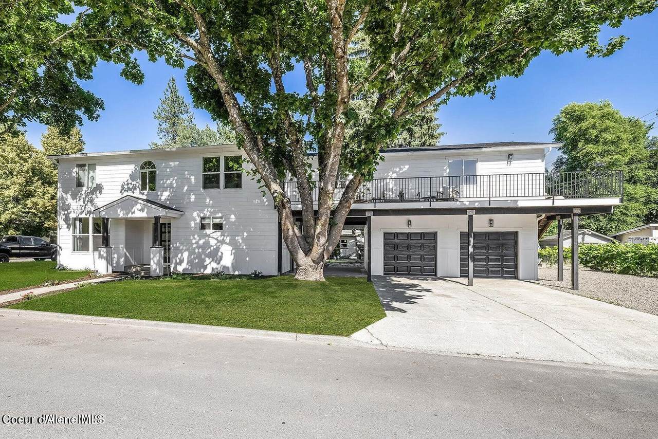 202 18TH St - Photo 1