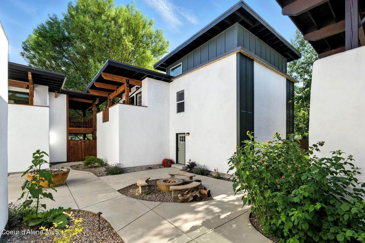 1106 Larch St - Photo 1
