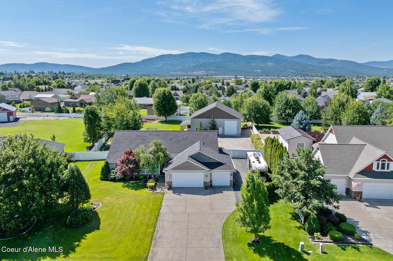 2042 Heavenly Star Ct - Photo 1