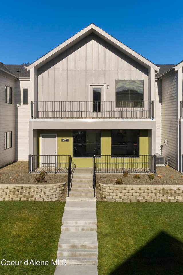 993 Railroad Avenue - Photo 1