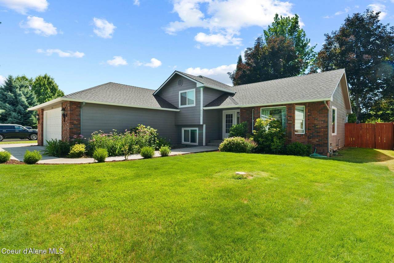 8553 Cloverleaf Dr - Photo 1