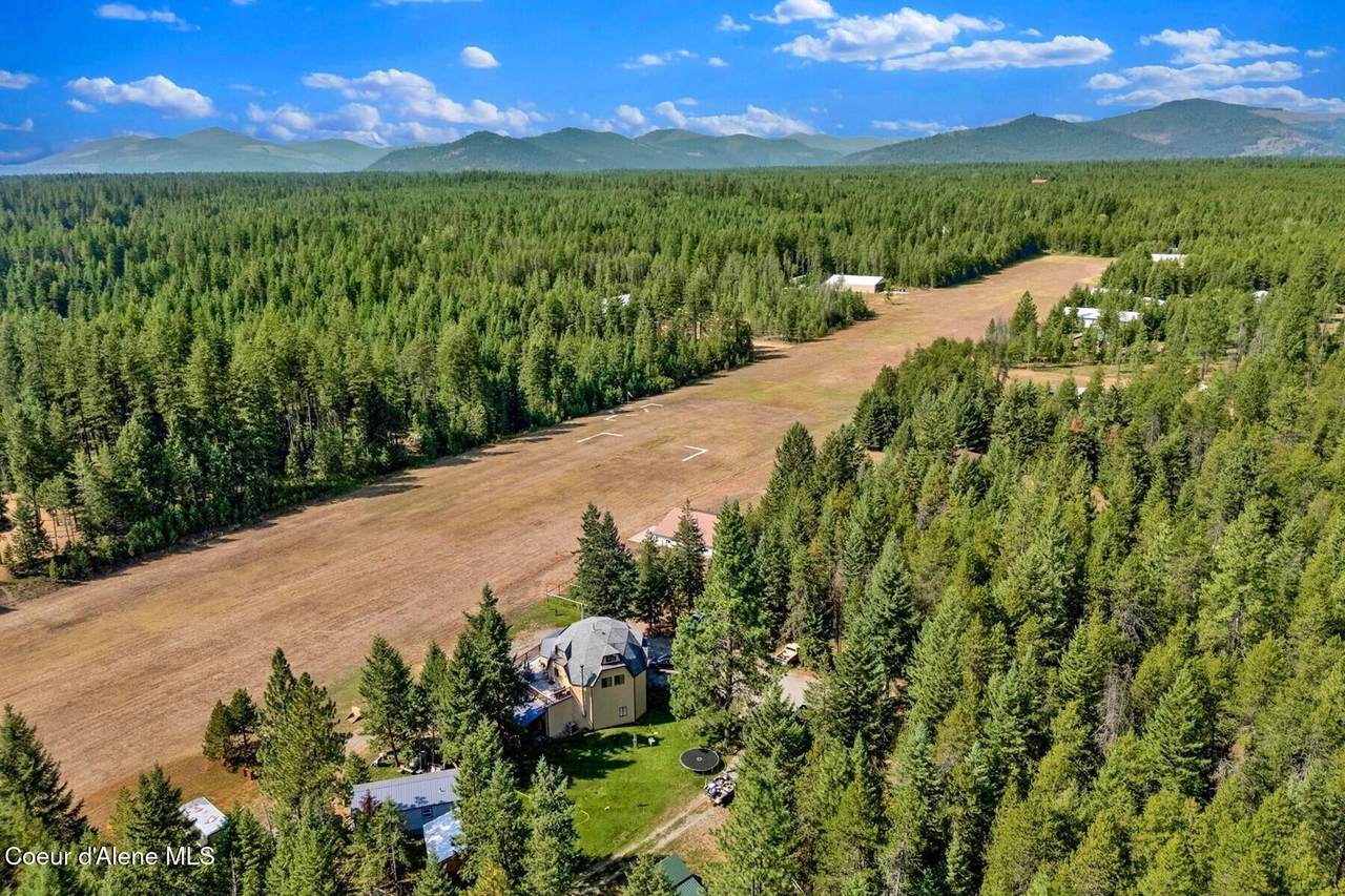 590 Skyhawk Dr - Photo 1