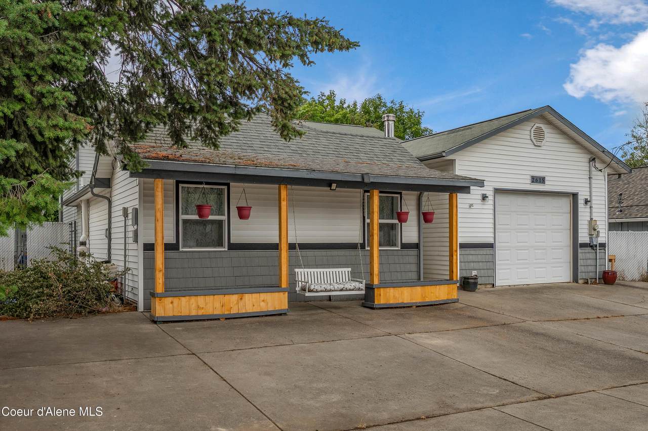 2615 11TH St - Photo 1