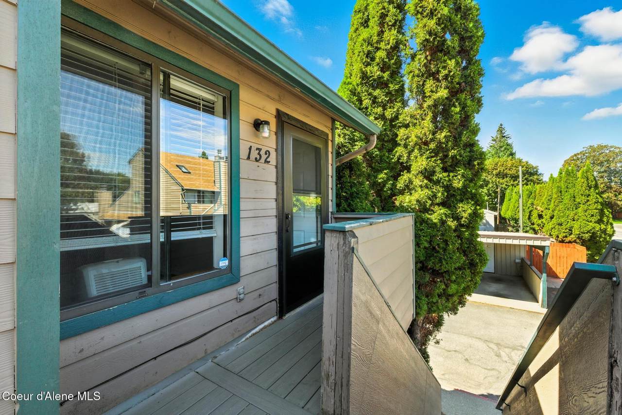 132 Willow Tree Ln - Photo 1