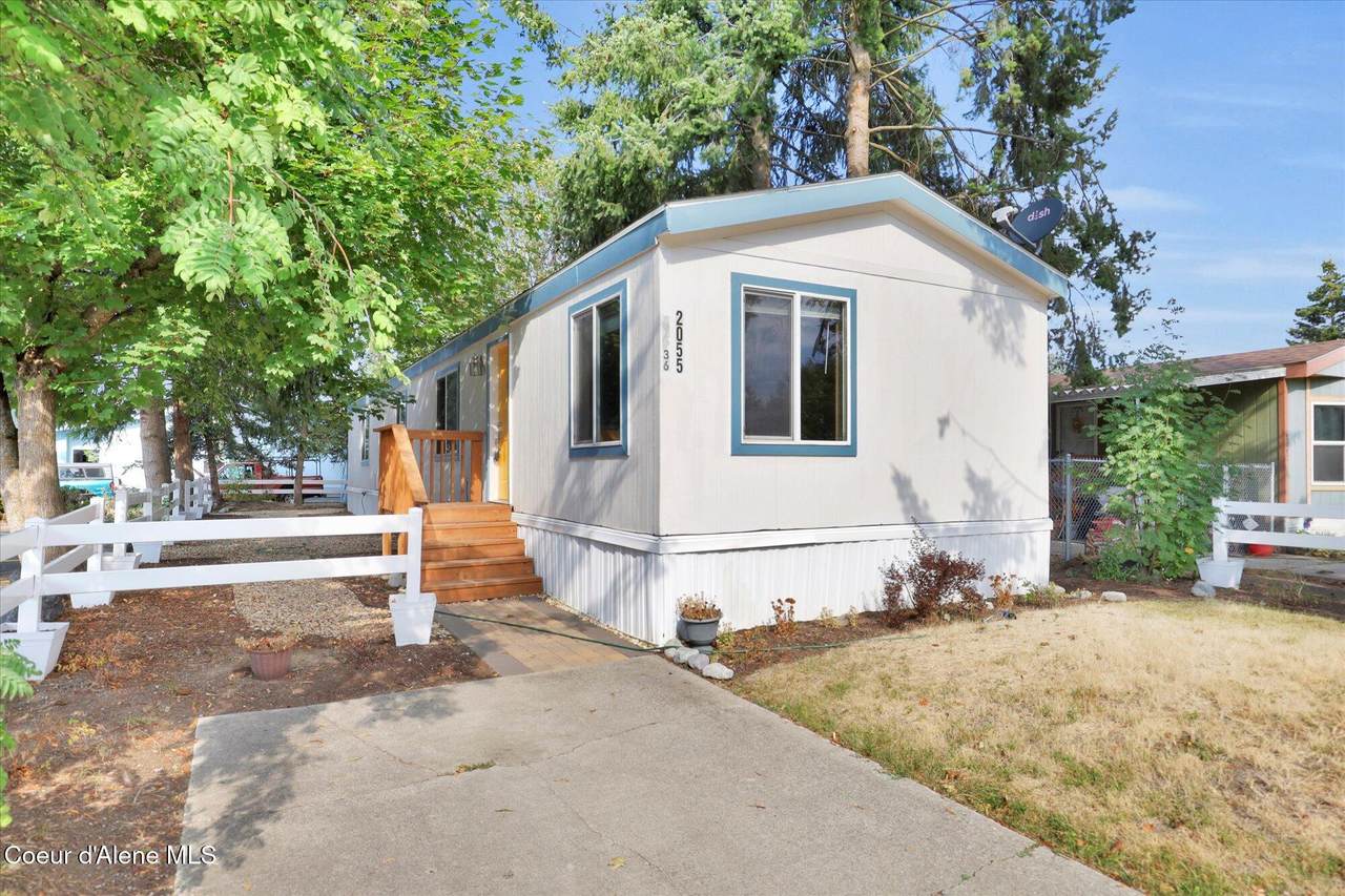 2055 Dartmouth Cir - Photo 1