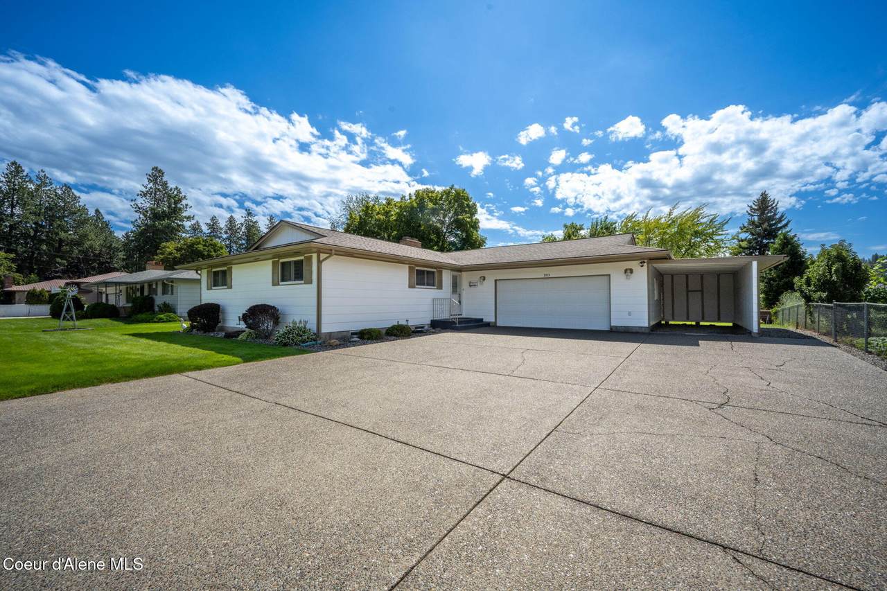 2818 Fairway Pl - Photo 1