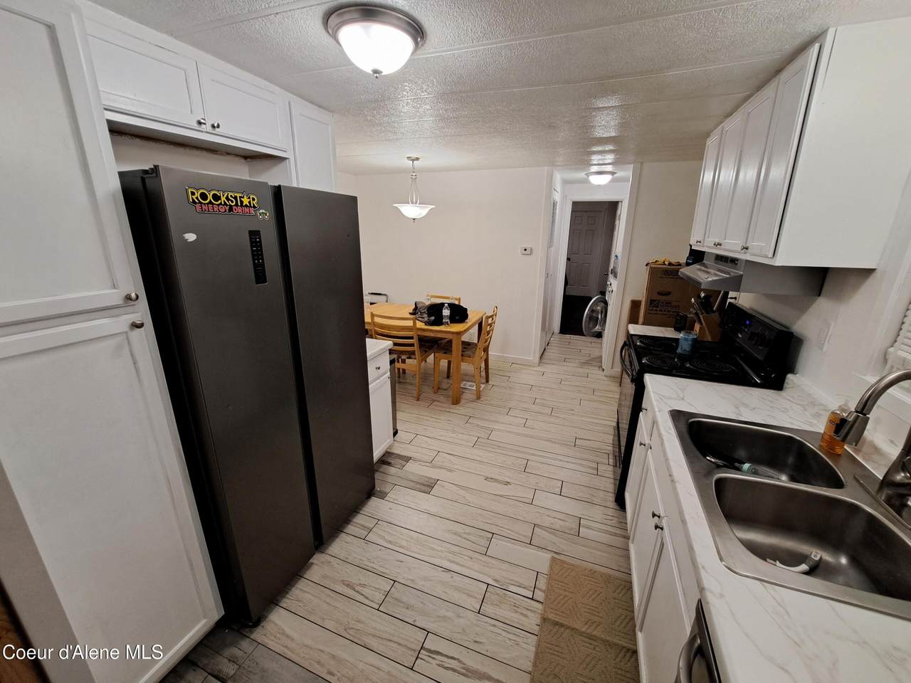 8475 Meadow Brook Cir - Photo 1