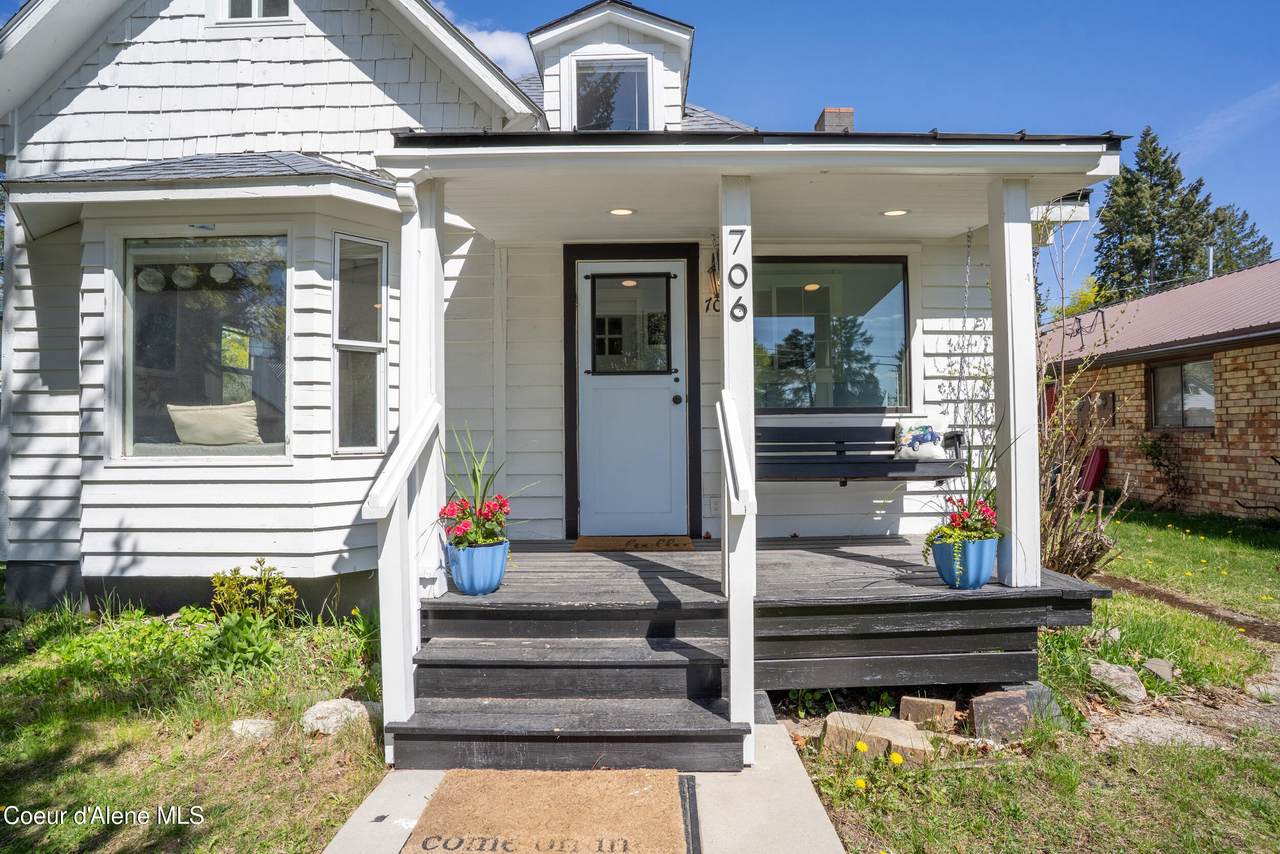 706 Main St - Photo 1