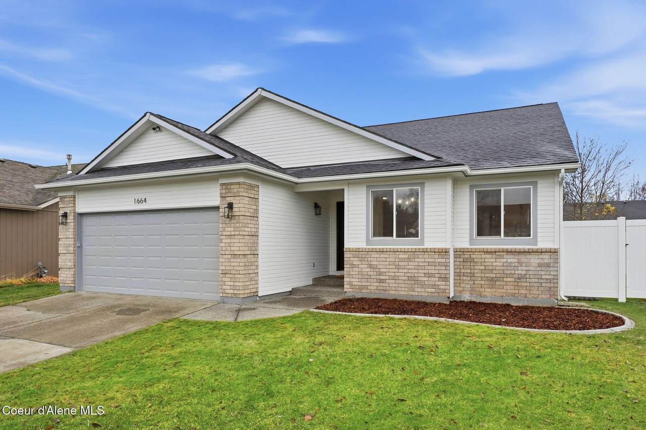 1664 Durham Dr - Photo 1