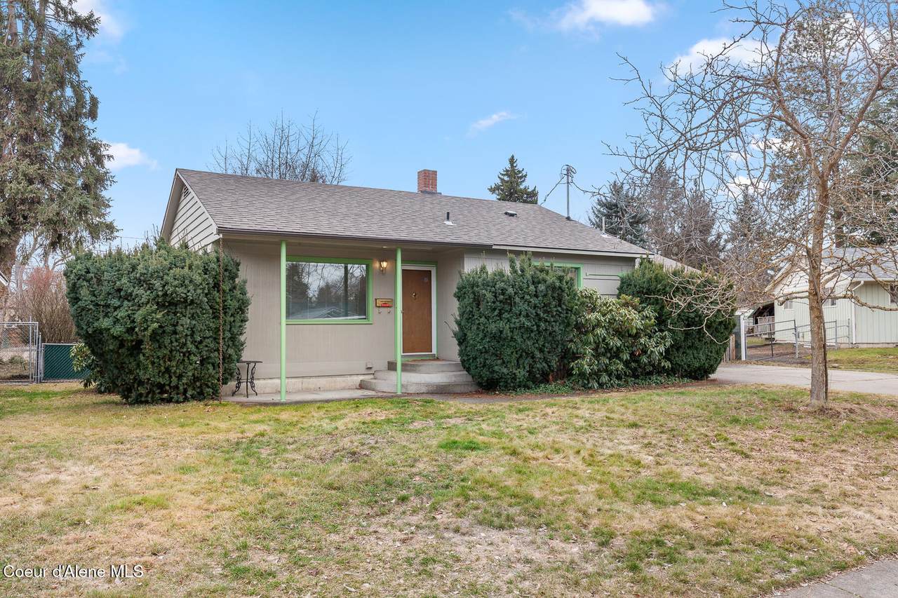 1302 Adeline Ave - Photo 1