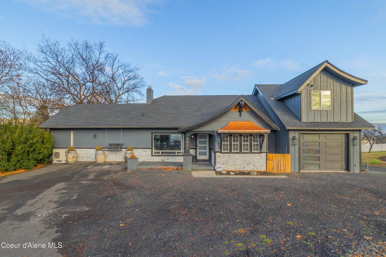 1621 Vineyard Dr - Photo 1