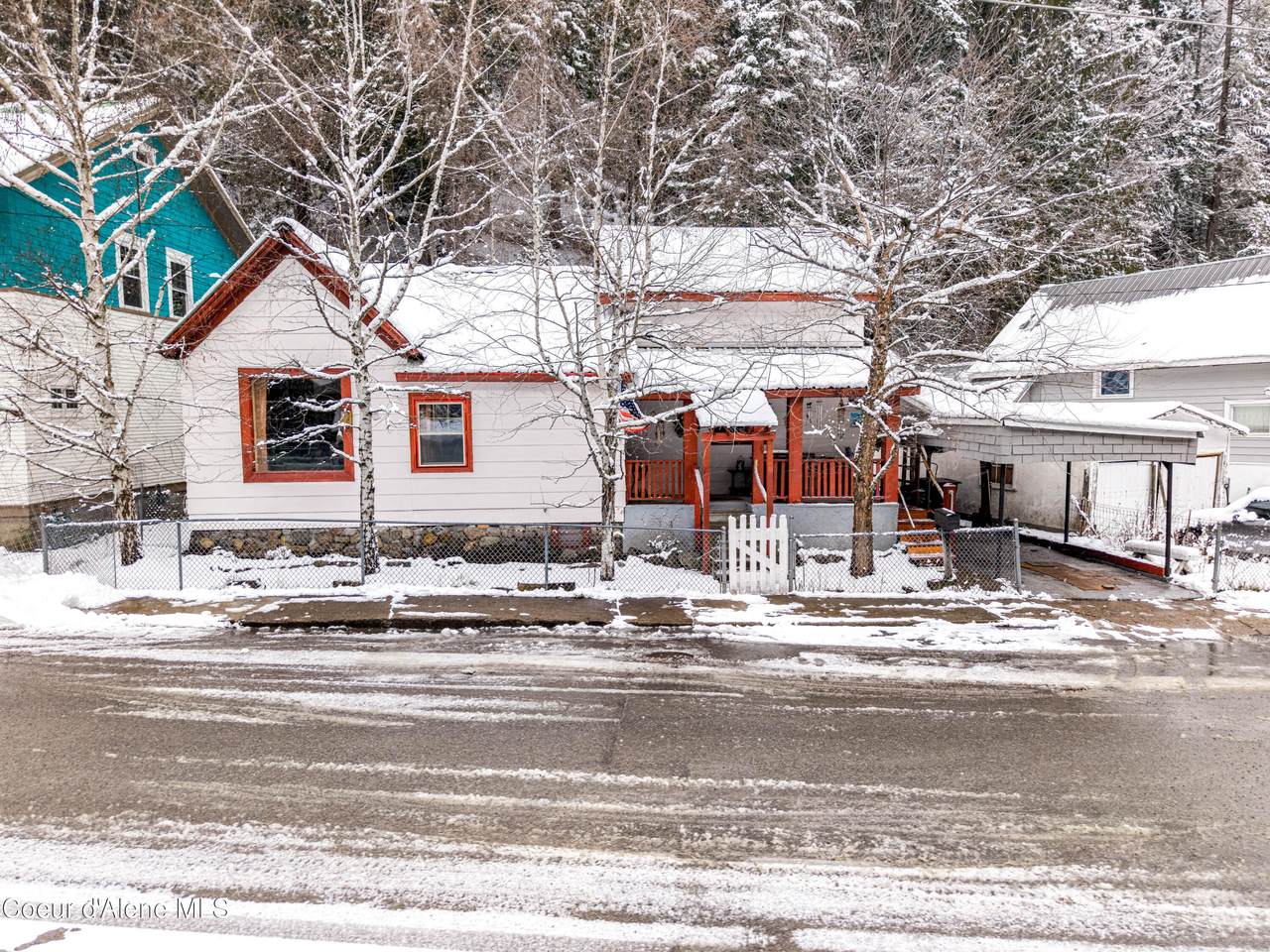 176 King St - Photo 1