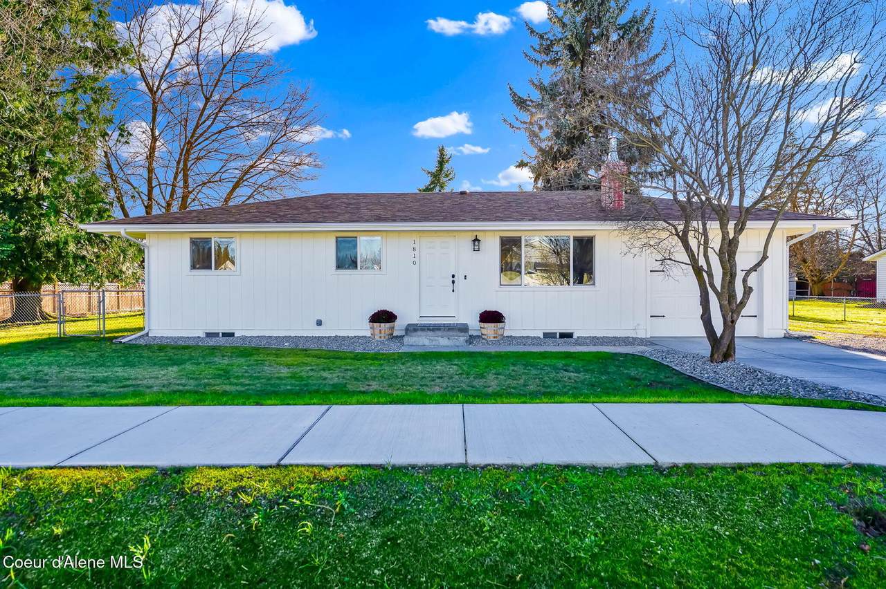 1810 Honeysuckle Ave. - Photo 1