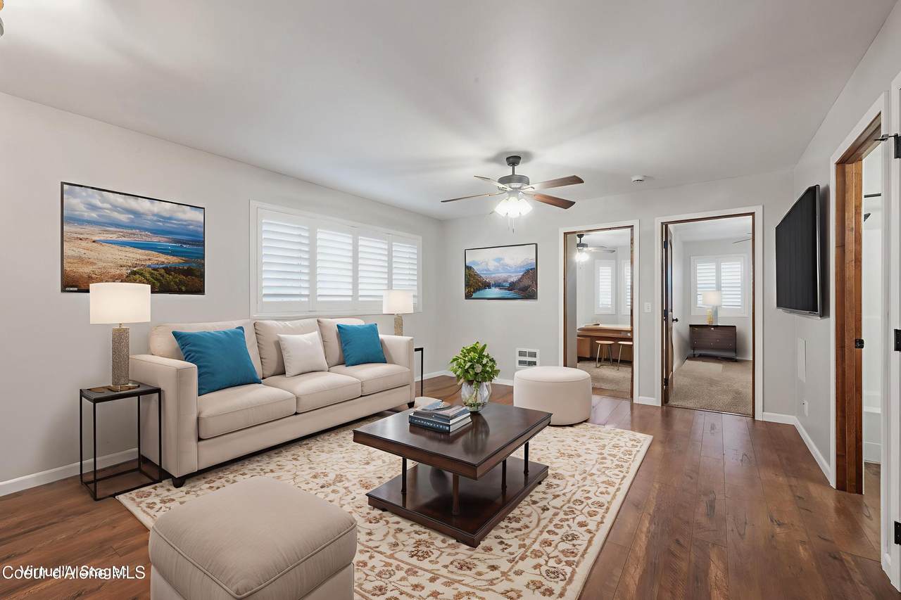 1313 Division Ave - Photo 1