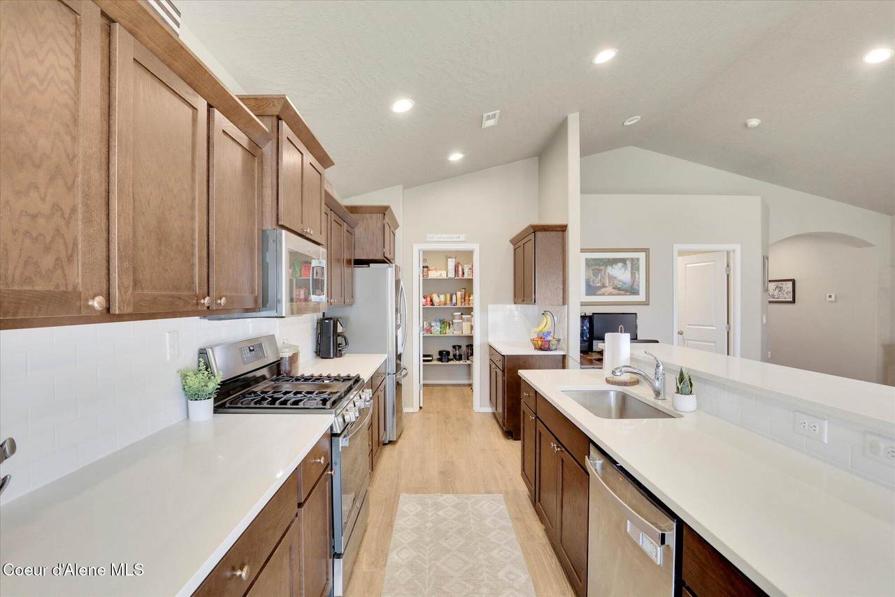 5994 Alliance St - Photo 1