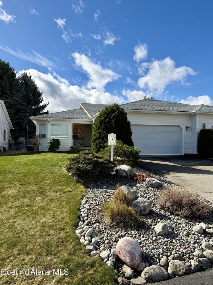 1446 Woodlawn Dr - Photo 1