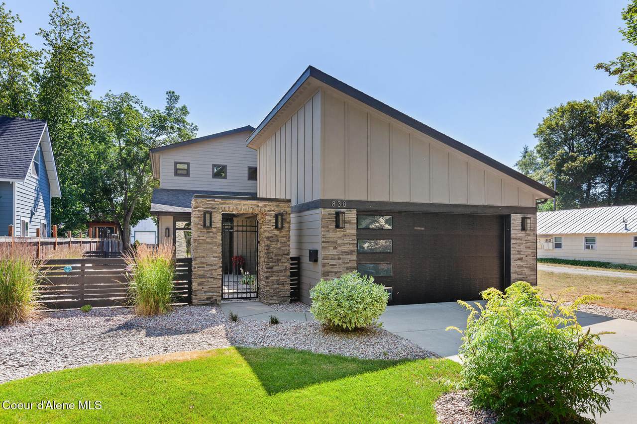838 Government Way - Photo 1